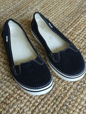 Crocs flats
